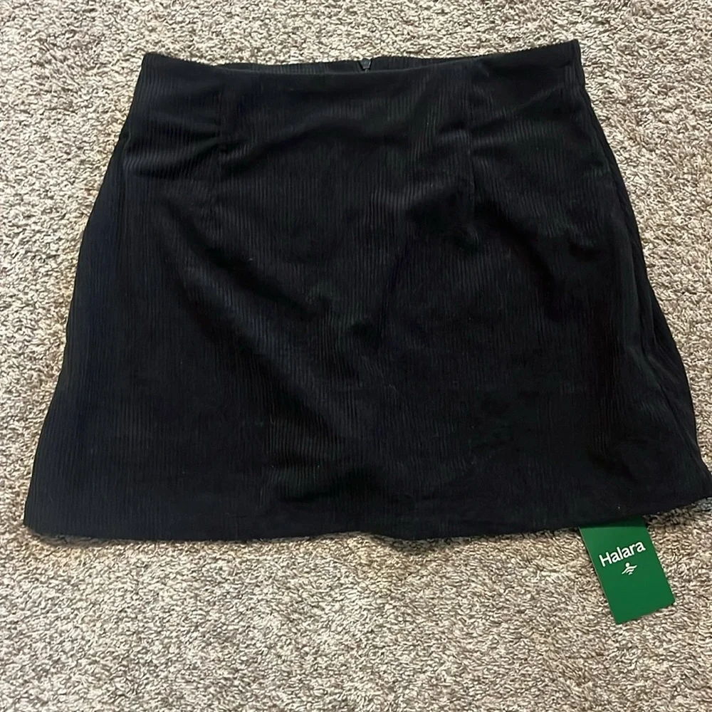 Halara High Waisted Invisible Zipper 2-in-1 A Line Mini Corduroy Black Skirt Med